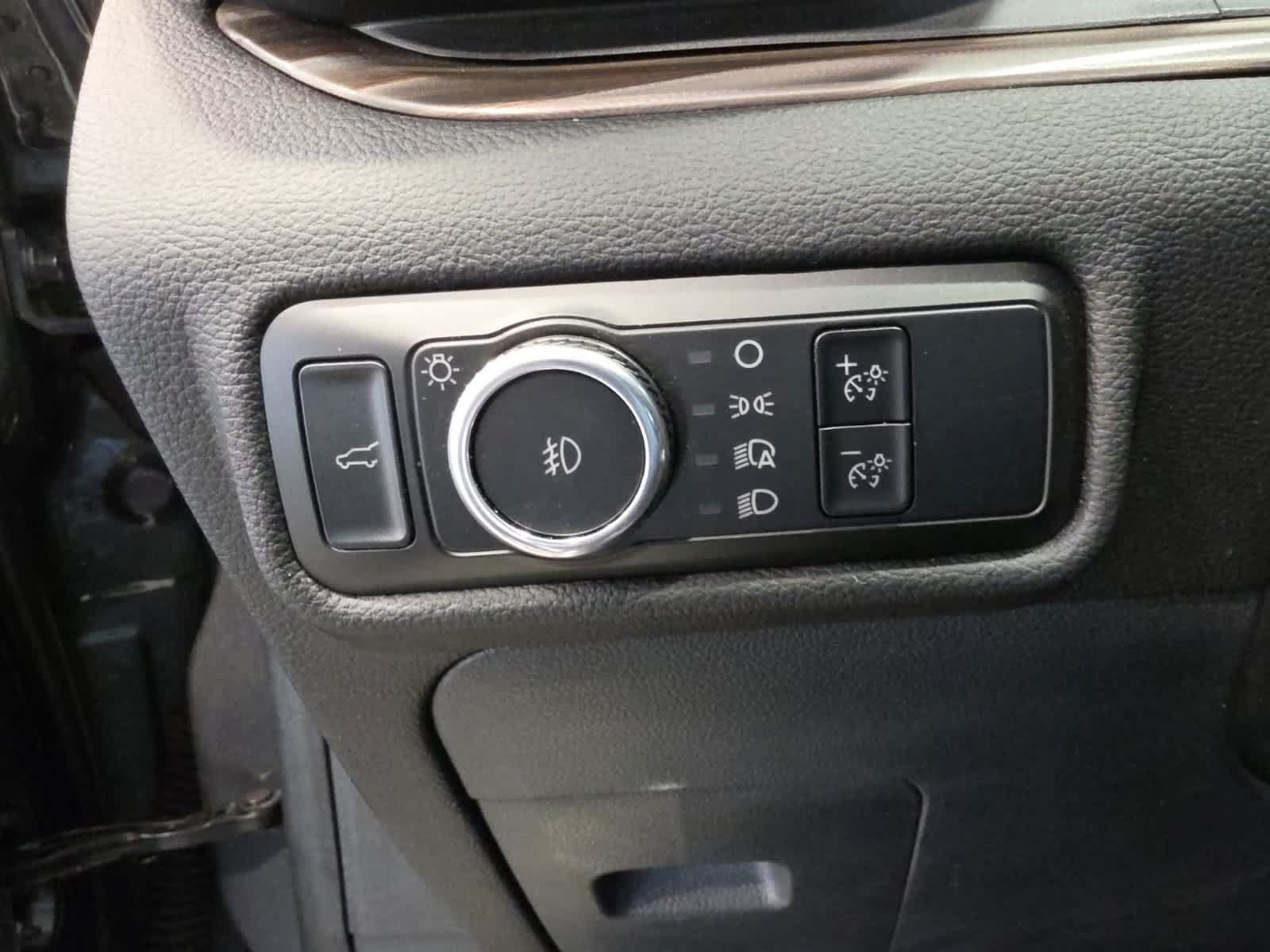 Used 2024 Ford Explorer Limited w/ Equipment Group 301A AWD/4WD image 21