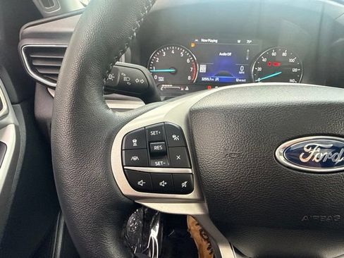 Used 2023 Ford Explorer XLT w/ Equipment Group 202A AWD/4WD image 22