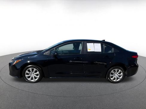 Used 2025 Toyota Corolla LE image 7