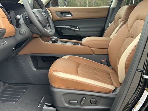 New 2026 Nissan Pathfinder Platinum AWD/4WD image 10