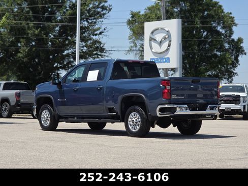 Used 2025 Chevrolet Silverado 2500 LT AWD/4WD image 5