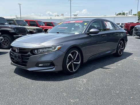 Used 2018 Honda Accord Sport image 4