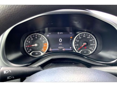 Used 2023 Jeep Renegade Latitude image 21