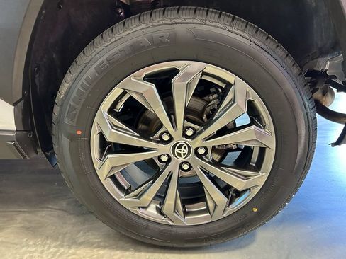 Used 2022 Toyota RAV4 XLE Premium AWD/4WD image 23