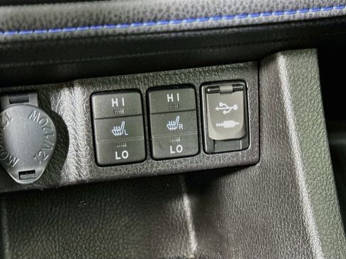 Used 2018 Toyota Corolla XSE FWD image 15