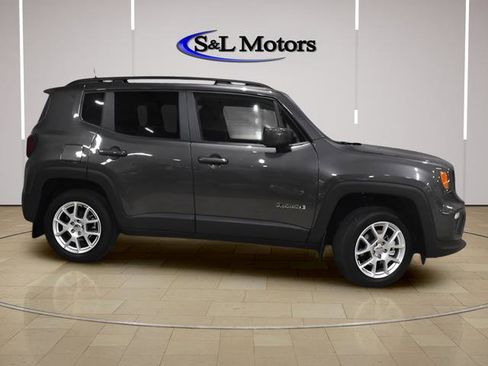 Certified 2021 Jeep Renegade Latitude w/ Luxury Group I AWD/4WD image 8