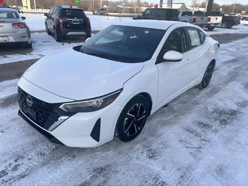 Used 2024 Nissan Sentra SV image 3