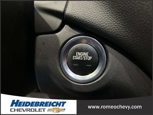 Used 2020 Chevrolet Equinox LT FWD image 28
