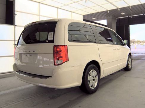 Used 2012 Dodge Grand Caravan SE FWD image 2
