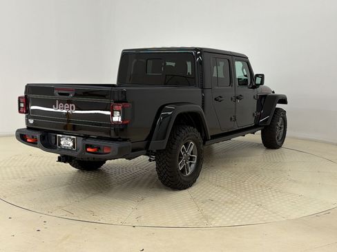 Used 2025 Jeep Gladiator Mojave AWD/4WD image 9