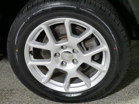 Used 2021 Jeep Renegade Latitude w/ Convenience Group image 15