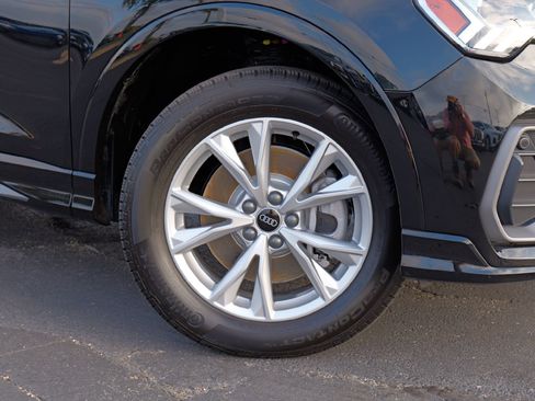 Certified 2025 Audi Q3 2.0T Premium w/ Convenience Package image 2