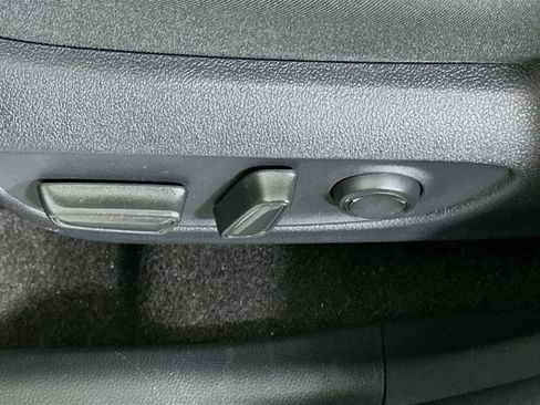 Used 2023 Toyota RAV4 XLE w/ Convenience Package image 13