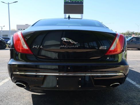 Used 2017 Jaguar XJ L Portfolio image 9