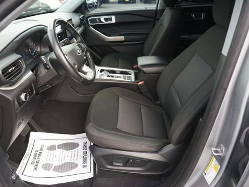 Used 2022 Ford Explorer XLT RWD image 9