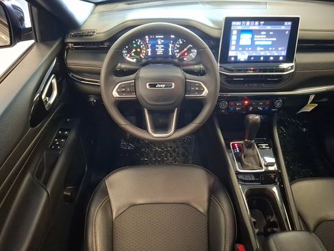 Certified 2023 Jeep Compass Latitude w/ Sun and Sound Group AWD/4WD image 11
