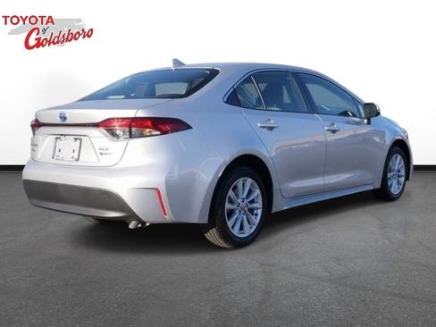 Used 2025 Toyota Corolla XLE image 7