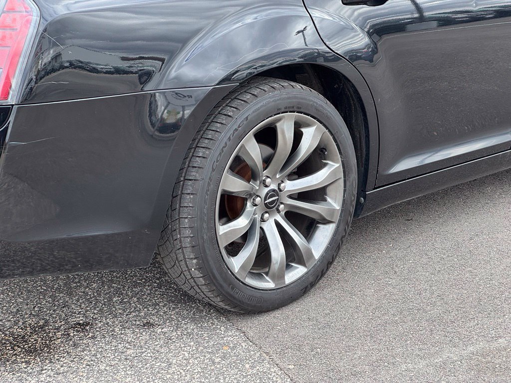 Used 2014 Chrysler 300 S RWD image 36