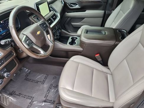 Used 2022 Chevrolet Tahoe LT w/ Luxury Package AWD/4WD image 4
