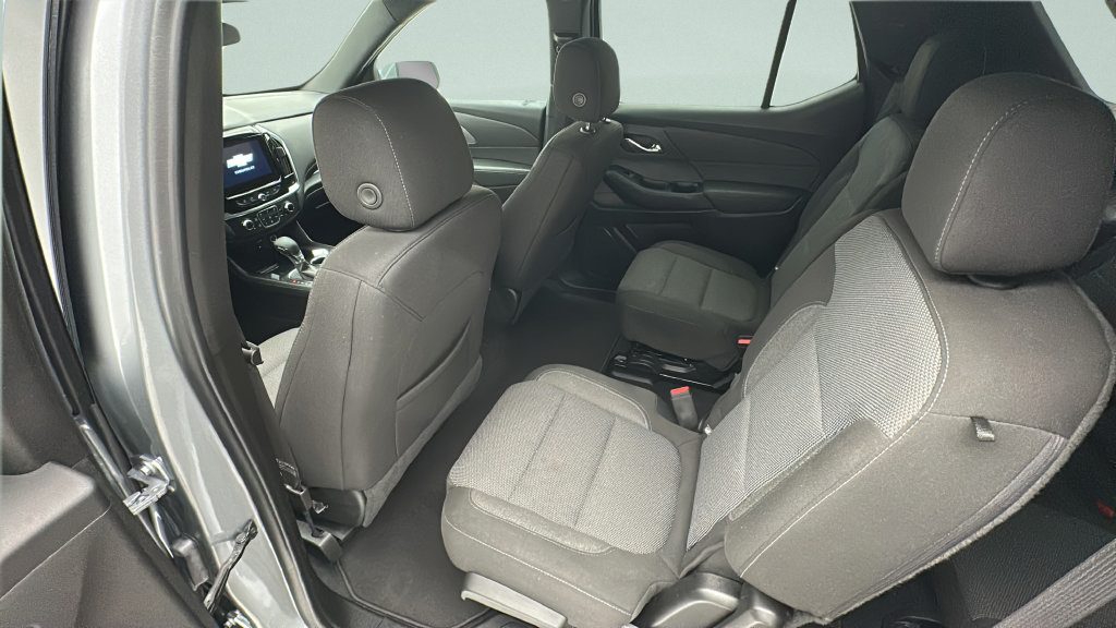 Used 2023 Chevrolet Traverse LT AWD/4WD image 9