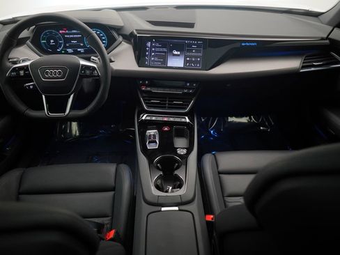 Used 2024 Audi e-tron GT Premium Plus image 8