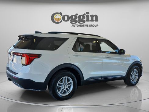 New 2026 Ford Explorer Active w/ Active Comfort Package image 6