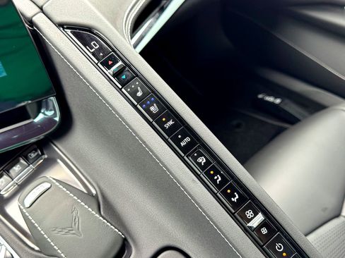 Used 2025 Chevrolet Corvette Z06 image 32