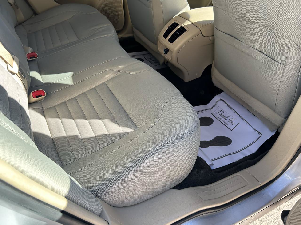 Used 2016 Ford Taurus SE FWD image 11