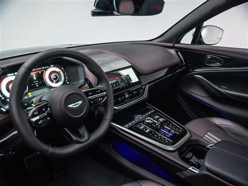 New 2026 Aston Martin DBX 707 image 3