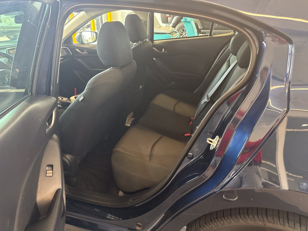Used 2015 MAZDA MAZDA3 i Touring FWD image 6