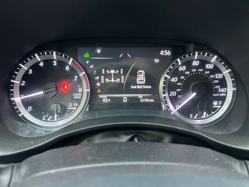 Used 2023 Toyota Highlander XLE image 10