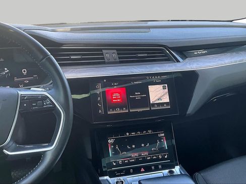 Used 2021 Audi e-tron Premium Plus w/ Premium Plus Package AWD/4WD image 6