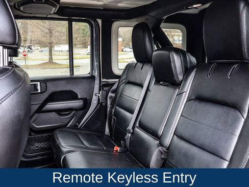 Used 2022 Jeep Wrangler Unlimited Sahara image 12