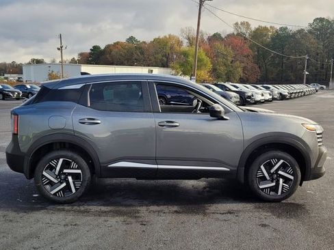 New 2026 Nissan Kicks SV w/ SV Premium Package FWD image 2