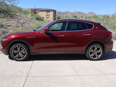 Used 2017 Maserati Levante S image 2