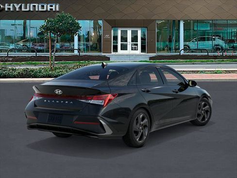 New 2026 Hyundai Elantra Sport image 4