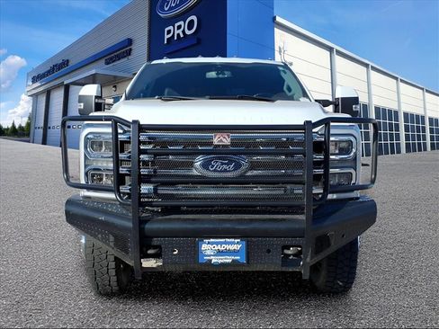 Used 2023 Ford F350 Lariat AWD/4WD image 32