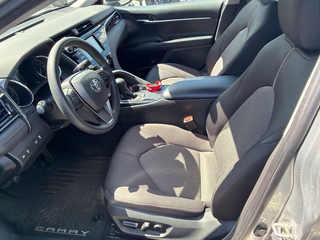 Used 2020 Toyota Camry LE FWD image 9