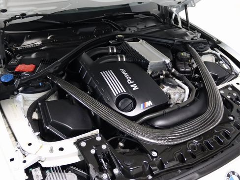 Used 2018 BMW M4 Convertible image 85