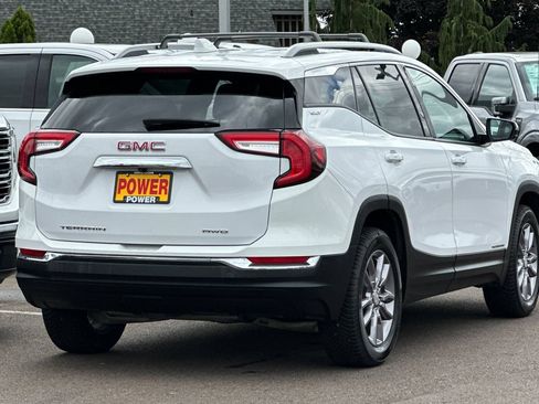 Used 2023 GMC Terrain SLT AWD/4WD image 4