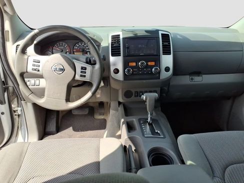 Used 2014 Nissan Frontier SV w/ SV Value Truck Package image 11