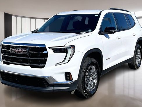 Used 2025 GMC Acadia Elevation image 3