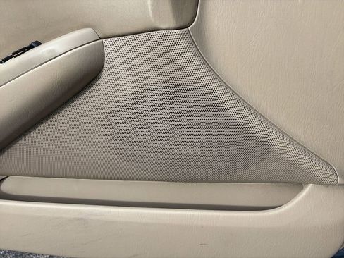 Used 2005 Toyota Solara SE image 27