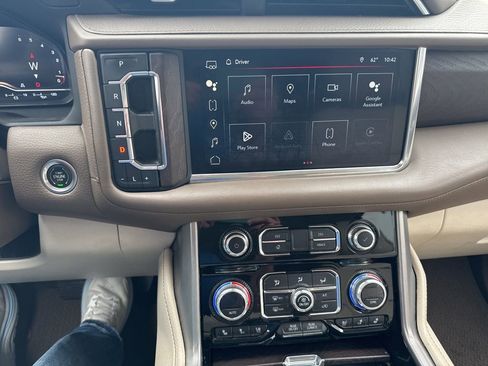 Used 2023 GMC Yukon Denali w/ Max Trailering Package image 13