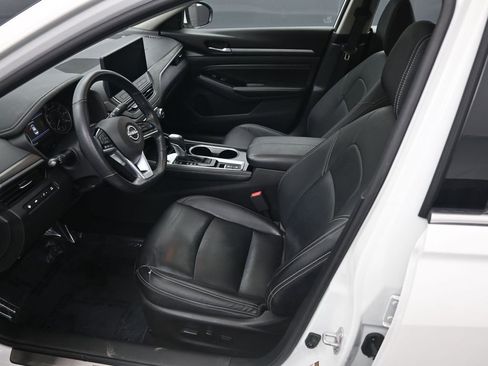 Used 2023 Nissan Altima 2.5 SL image 9