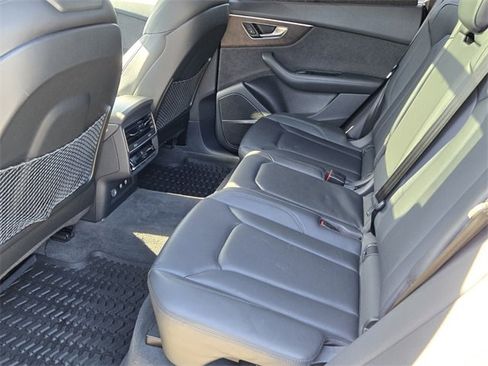 Used 2019 Audi Q8 Prestige w/ Luxury Package image 11