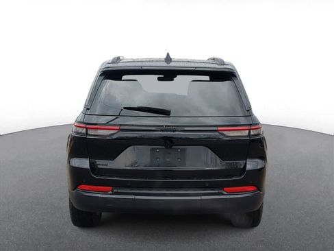 Certified 2023 Jeep Grand Cherokee Altitude image 7