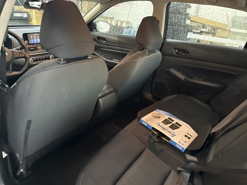 Used 2024 Nissan Altima 2.5 S FWD image 25