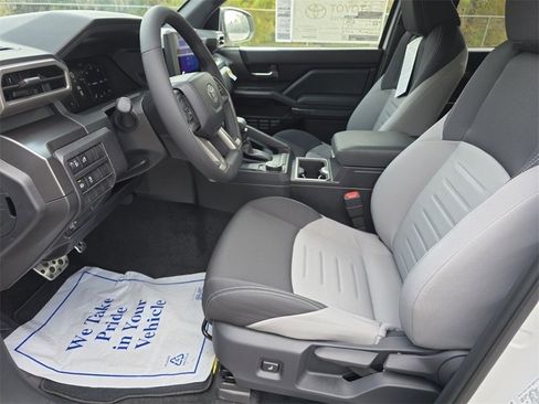 Certified 2025 Toyota Tacoma 2WD Double Cab image 24