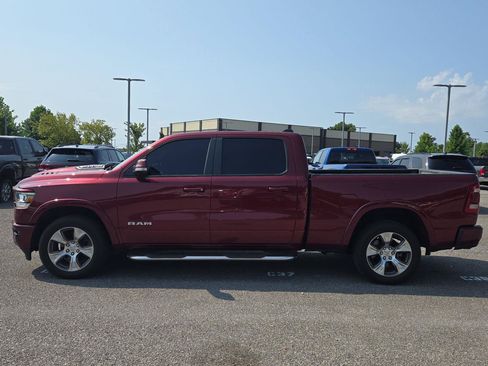 Used 2019 RAM 1500 Laramie w/ Sport Appearance Package AWD/4WD image 4